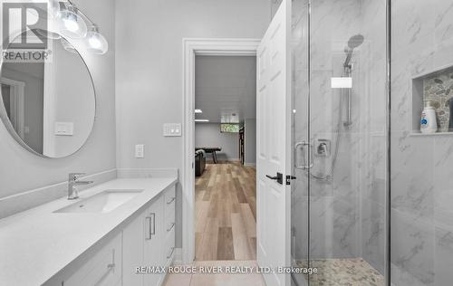 10 Kresia Lane, Clarington, ON - Indoor Photo Showing Bathroom