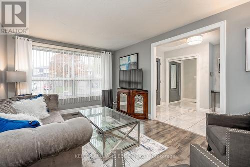 383 East 24Th Street, Hamilton, ON - Indoor Photo Showing Living Room