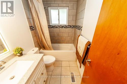 501 Barnes Crescent, Peterborough, ON - Indoor Photo Showing Bathroom