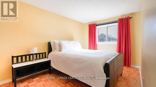 7242 Corrine Crescent, Mississauga, ON - Indoor Photo Showing Bedroom