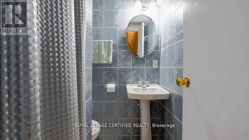 7242 Corrine Crescent, Mississauga, ON - Indoor Photo Showing Bathroom