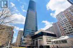 6810 - 388 YONGE STREET  Toronto, ON M5B 0A4