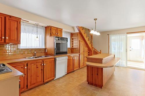 Cuisine - 22 Rue St-Joseph, Saint-Louis-De-Gonzague, QC - Indoor Photo Showing Kitchen With Double Sink