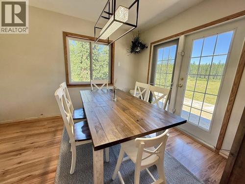 2873 Tindale Road, Quesnel, BC - Indoor Photo Showing Dining Room