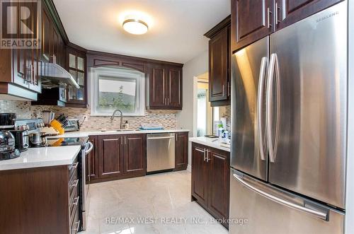 24 Gable Drive, Brampton, ON - Indoor Photo Showing Kitchen With Stainless Steel Kitchen With Upgraded Kitchen
