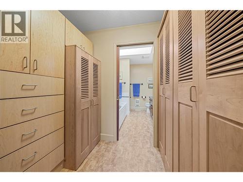 1120 12 Street Ne Unit# 33, Salmon Arm, BC - Indoor Photo Showing Other Room