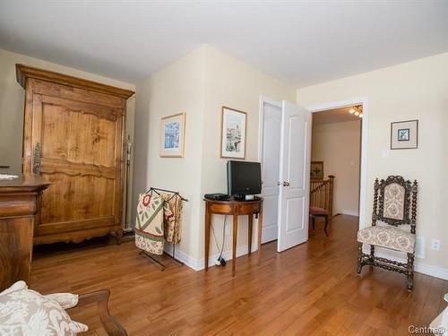 Primary bedroom - 136 Av. Alston, Pointe-Claire, QC 