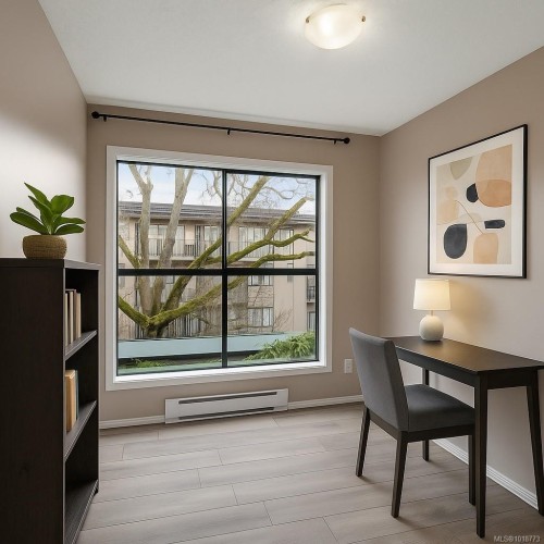 209-3460 Quadra St, Victoria, BC - Indoor Photo Showing Dining Room
