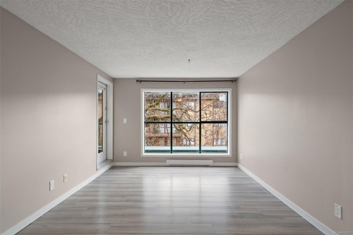 209-3460 Quadra St, Victoria, BC - Indoor Photo Showing Other Room