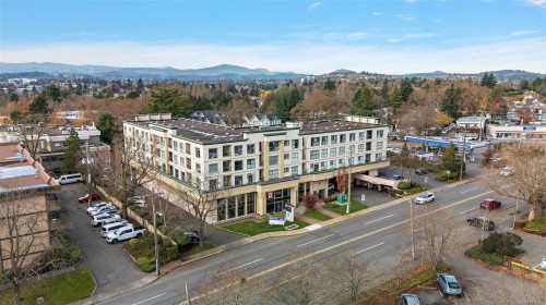 209-3460 Quadra St, Victoria, BC - Outdoor With View