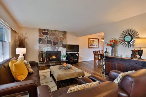 1976 Maddocks Road, Revelstoke, BC - Indoor Photo Showing Living Room With Fireplace
