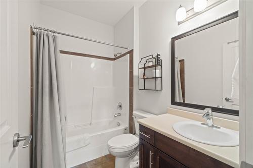 304-1701 Menzies Street, Merritt, BC - Indoor Photo Showing Bathroom