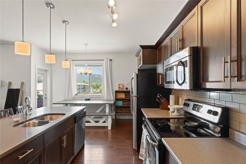 304-1701 Menzies Street, Merritt, BC - Indoor Photo Showing Kitchen With Double Sink With Upgraded Kitchen