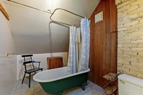 662 Gertrude Ave, Winnipeg, MB 