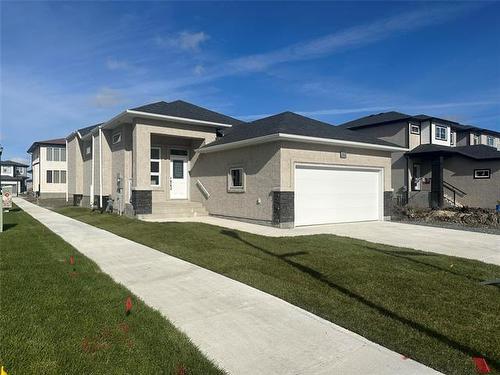 83 Eastfield CRT  Winnipeg, MB R3Y 2H6