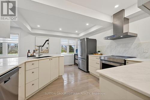 1 Bayside Private, Ottawa, ON - Indoor Photo Showing Kitchen With Double Sink With Upgraded Kitchen