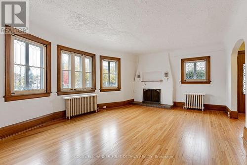 2 Gladstone Avenue, Smiths Falls, ON - Indoor