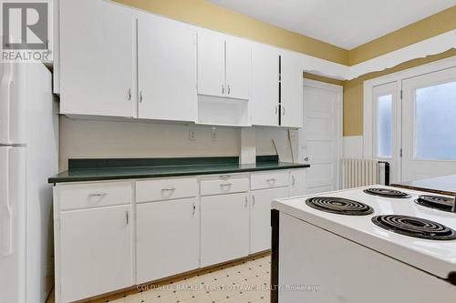 2 Gladstone Avenue, Smiths Falls, ON - Indoor Photo Showing Kitchen