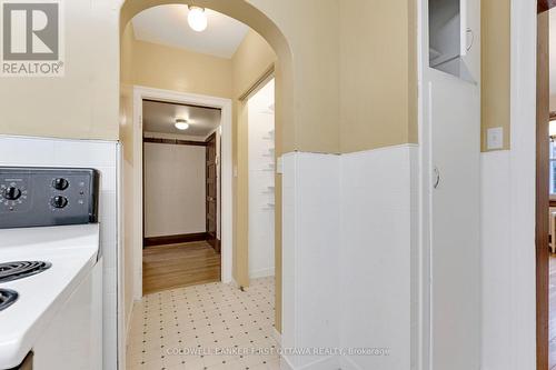 2 Gladstone Avenue, Smiths Falls, ON - Indoor