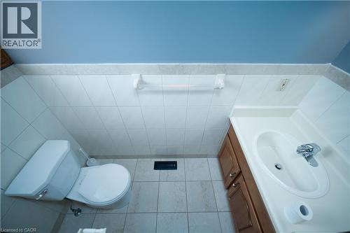 123 Eleanor Avenue Unit# Main, Hamilton, ON - Indoor Photo Showing Bathroom