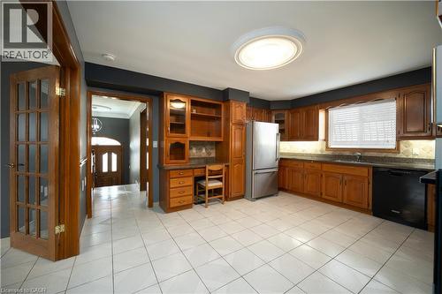 123 Eleanor Avenue Unit# Main, Hamilton, ON - Indoor Photo Showing Kitchen