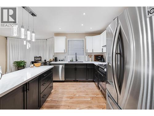 1001 30 Avenue Unit# 29, Vernon, BC - Indoor Photo Showing Kitchen With Upgraded Kitchen