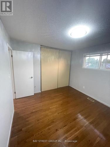 882 Southdown Drive, Oshawa, ON - Indoor Photo Showing Other Room