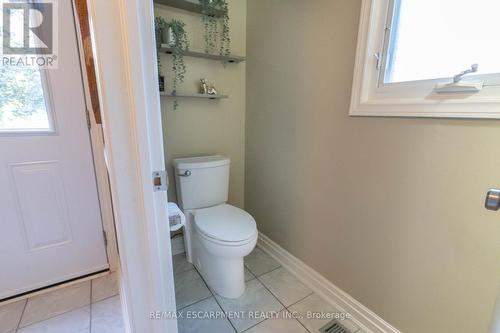 1416 Progreston Road, Hamilton, ON - Indoor Photo Showing Bathroom