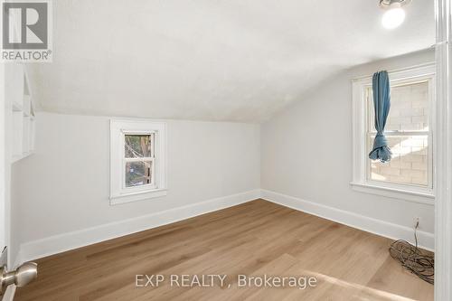 467 Grove Avenue, Windsor, ON - Indoor Photo Showing Other Room