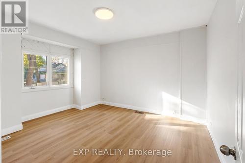 467 Grove Avenue, Windsor, ON - Indoor Photo Showing Other Room