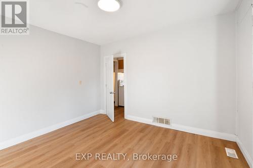 467 Grove Avenue, Windsor, ON - Indoor Photo Showing Other Room