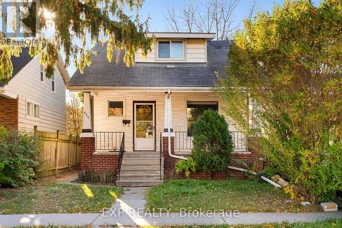 467 Grove Avenue, Windsor, ON - Outdoor With Deck Patio Veranda