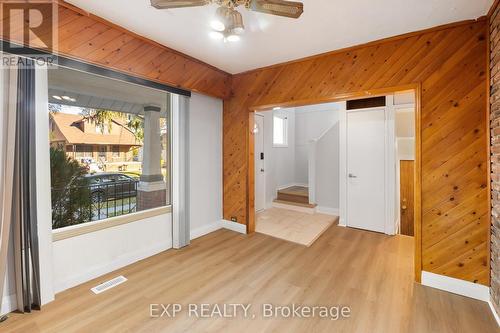 467 Grove Avenue, Windsor, ON - Indoor Photo Showing Other Room