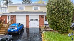 2396 LYFORD LANE  Burlington, ON L7P 3Y8
