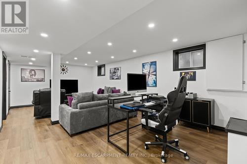 2396 Lyford Lane, Burlington, ON - Indoor