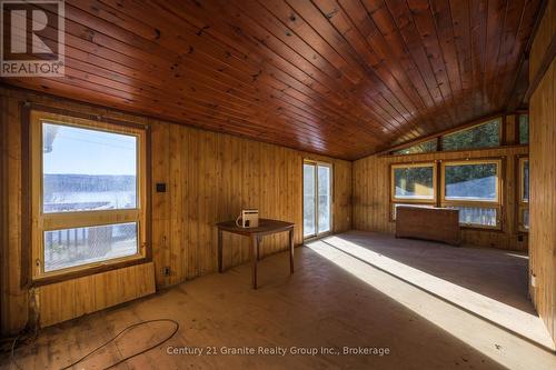 1309 Nila Road, Dysart Et Al (Guilford), ON - Indoor Photo Showing Other Room