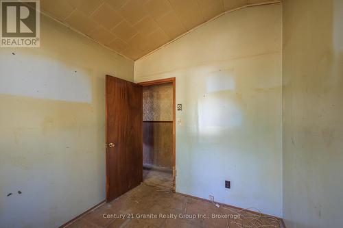 1309 Nila Road, Dysart Et Al (Guilford), ON - Indoor Photo Showing Other Room