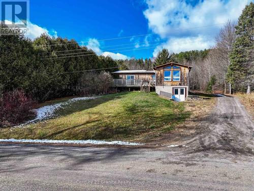 1309 Nila Road, Dysart Et Al (Guilford), ON - Outdoor