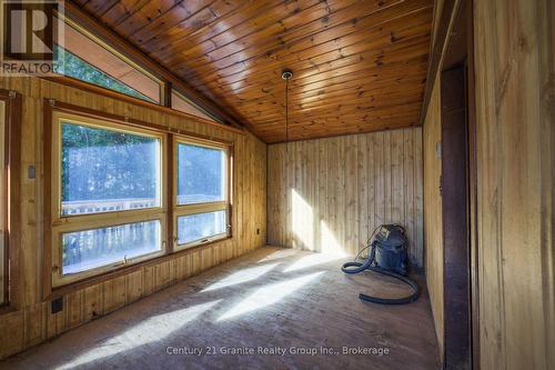 1309 Nila Road, Dysart Et Al (Guilford), ON - Indoor Photo Showing Other Room