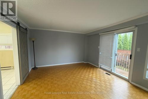 7156 Sandhurst Drive, Mississauga, ON - Indoor Photo Showing Kitchen