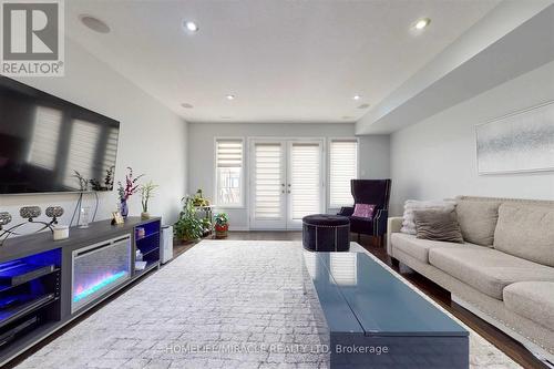 1A - 50 Howe Drive, Kitchener, ON - Indoor Photo Showing Living Room
