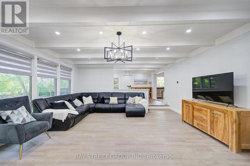14874 Niagara River Parkway, Niagara-On-The-Lake, ON - Indoor Photo Showing Living Room