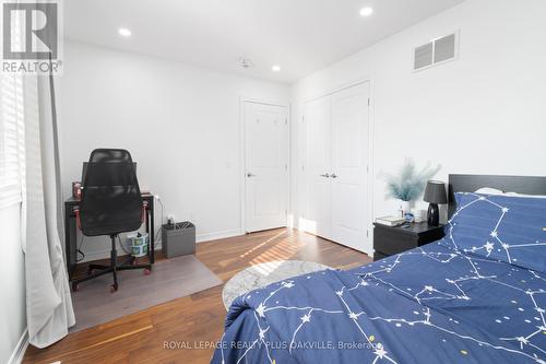 2386 Natasha Circle, Oakville, ON - Indoor Photo Showing Bedroom