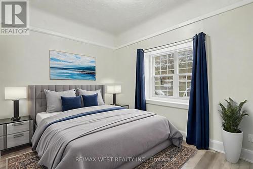 287 Hunter Street E, Hamilton, ON - Indoor Photo Showing Bedroom