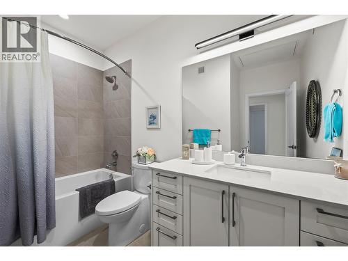1979 Country Club Drive Unit# 20, Kelowna, BC - Indoor Photo Showing Bathroom
