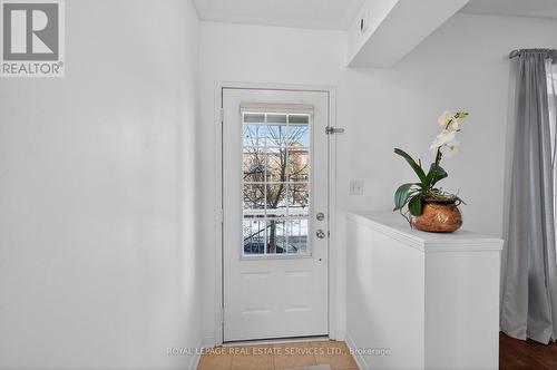 2332 Sutton Drive, Burlington, ON - Indoor Photo Showing Other Room