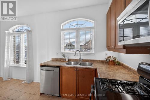 2332 Sutton Drive, Burlington, ON - Indoor Photo Showing Kitchen With Double Sink