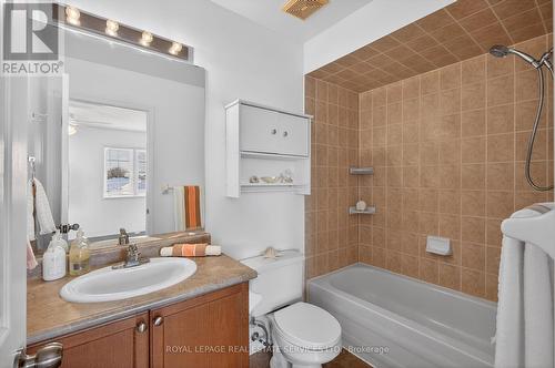 Primary Bathroom - 2332 Sutton Drive, Burlington, ON - Indoor Photo Showing Bathroom