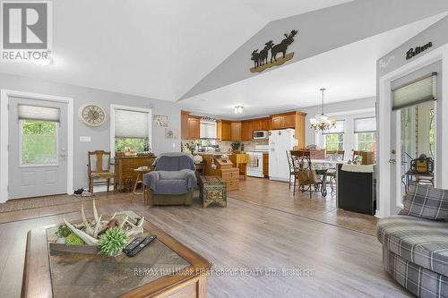 1571 Cordova Road, Marmora And Lake (Marmora Ward), ON - Indoor Photo Showing Living Room