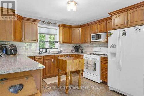 1571 Cordova Road, Marmora And Lake (Marmora Ward), ON - Indoor Photo Showing Kitchen With Double Sink